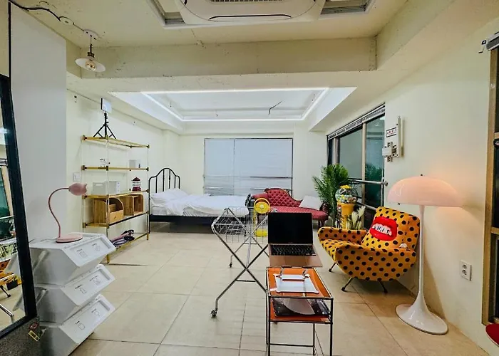 Apartment 301, Atelier Seongsu Riverside Loft Cherry Blossom Road River Airport Bus *