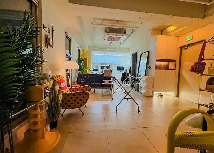 Apartment 301, Atelier Seongsu Riverside Loft Cherry Blossom Road River Airport Bus