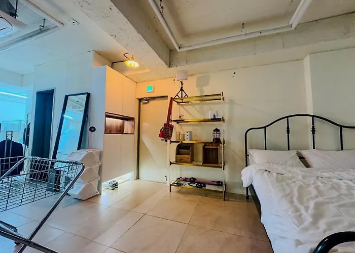 301, Atelier Seongsu Riverside Loft Cherry Blossom Road River Airport Bus Apartment *