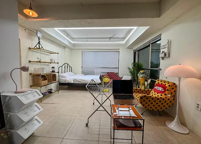 301, Atelier Seongsu Riverside Loft Cherry Blossom Road River Airport Bus Seoul