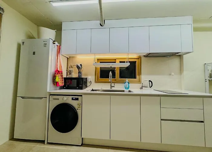 Apartment 301, Atelier Seongsu Riverside Loft Cherry Blossom Road River Airport Bus *