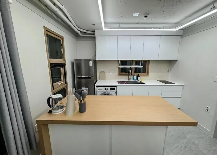 301, Atelier Seongsu Riverside Loft Cherry Blossom Road River Airport Bus Apartment