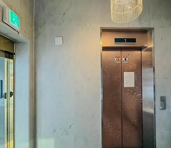 Apartment 301, Atelier Seongsu Riverside Loft Cherry Blossom Road River Airport Bus *
