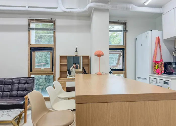 301, Atelier Seongsu Riverside Loft Cherry Blossom Road River Airport Bus Apartamento Seúl
