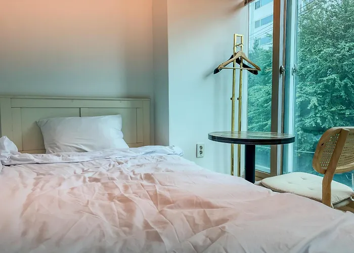 Apartamento 301, Atelier Seongsu Riverside Loft Cherry Blossom Road River Airport Bus Seúl